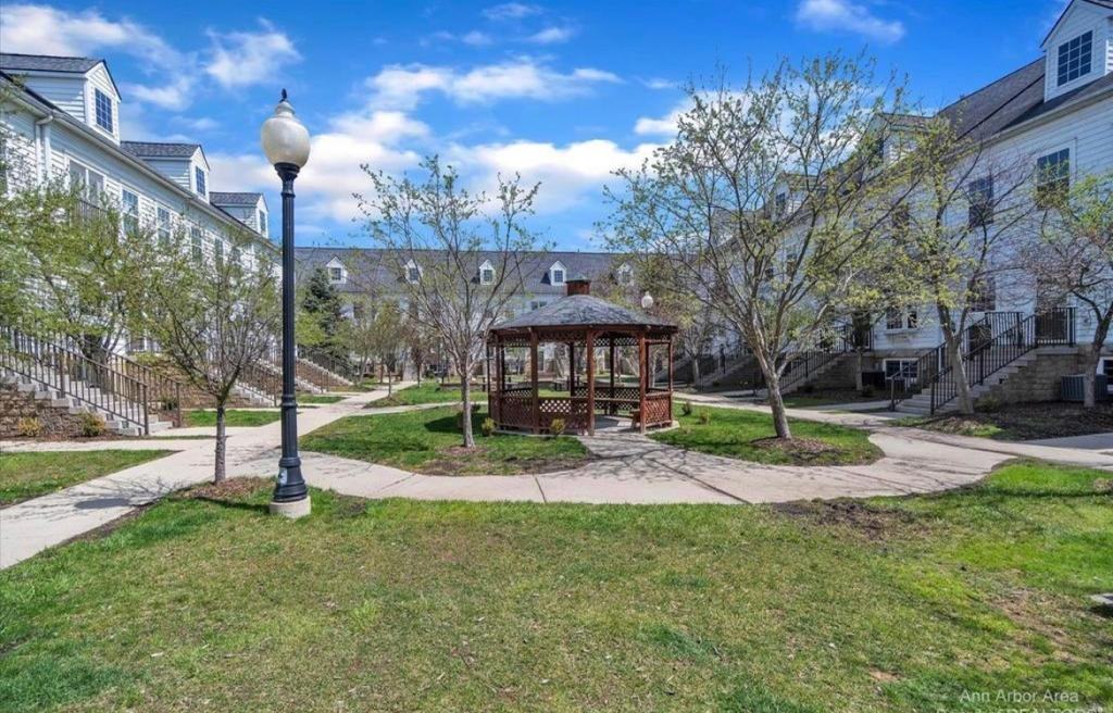 1015 Maiden Ln #10 - Photo 2 of 16