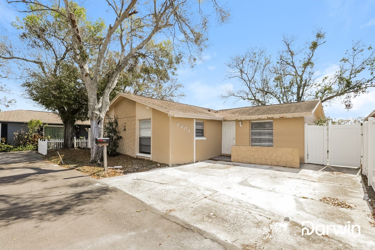 6404 Freedom Ct - Photo 2 of 14