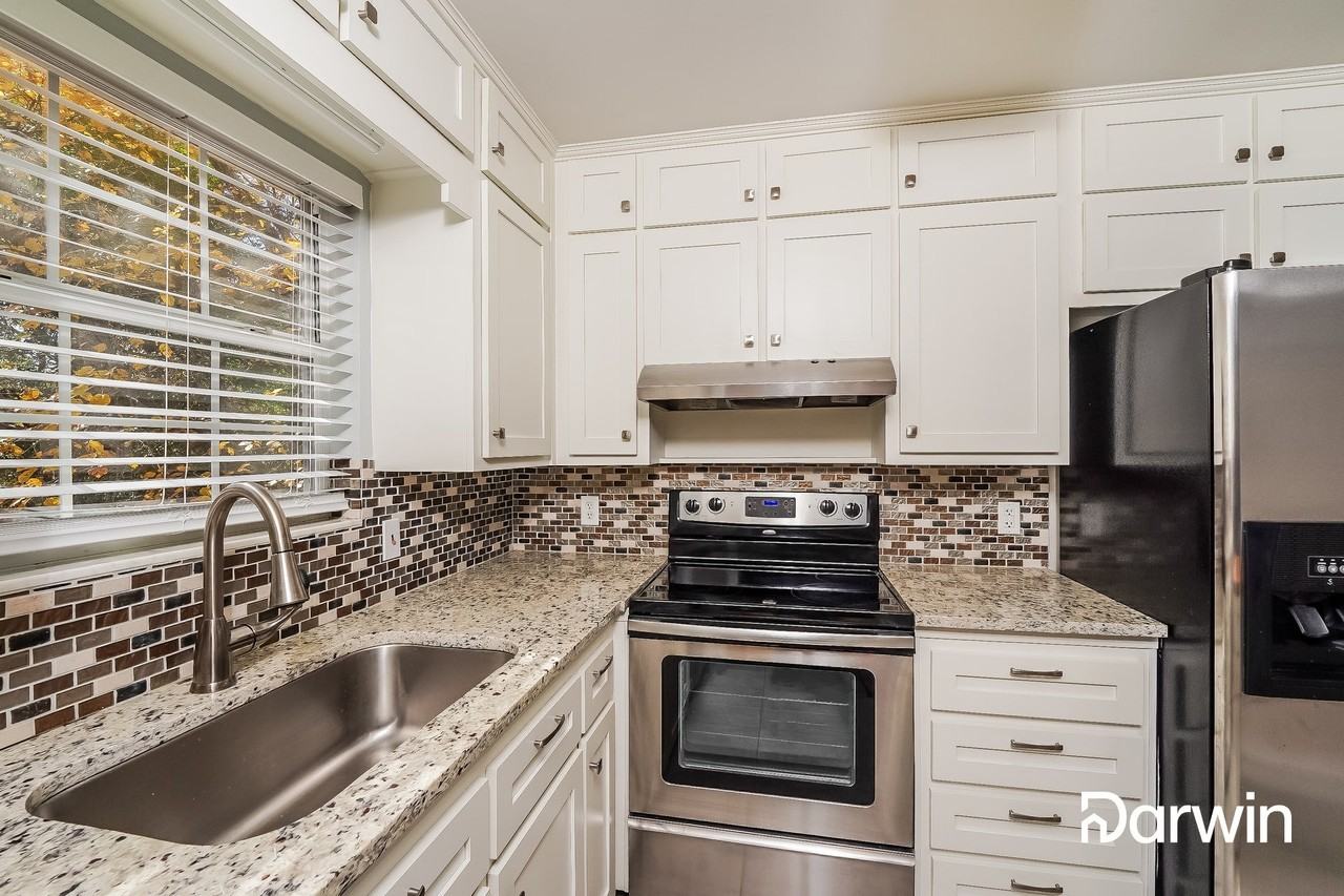 5406 Saddle Ridge Ln - Photo 3 of 15