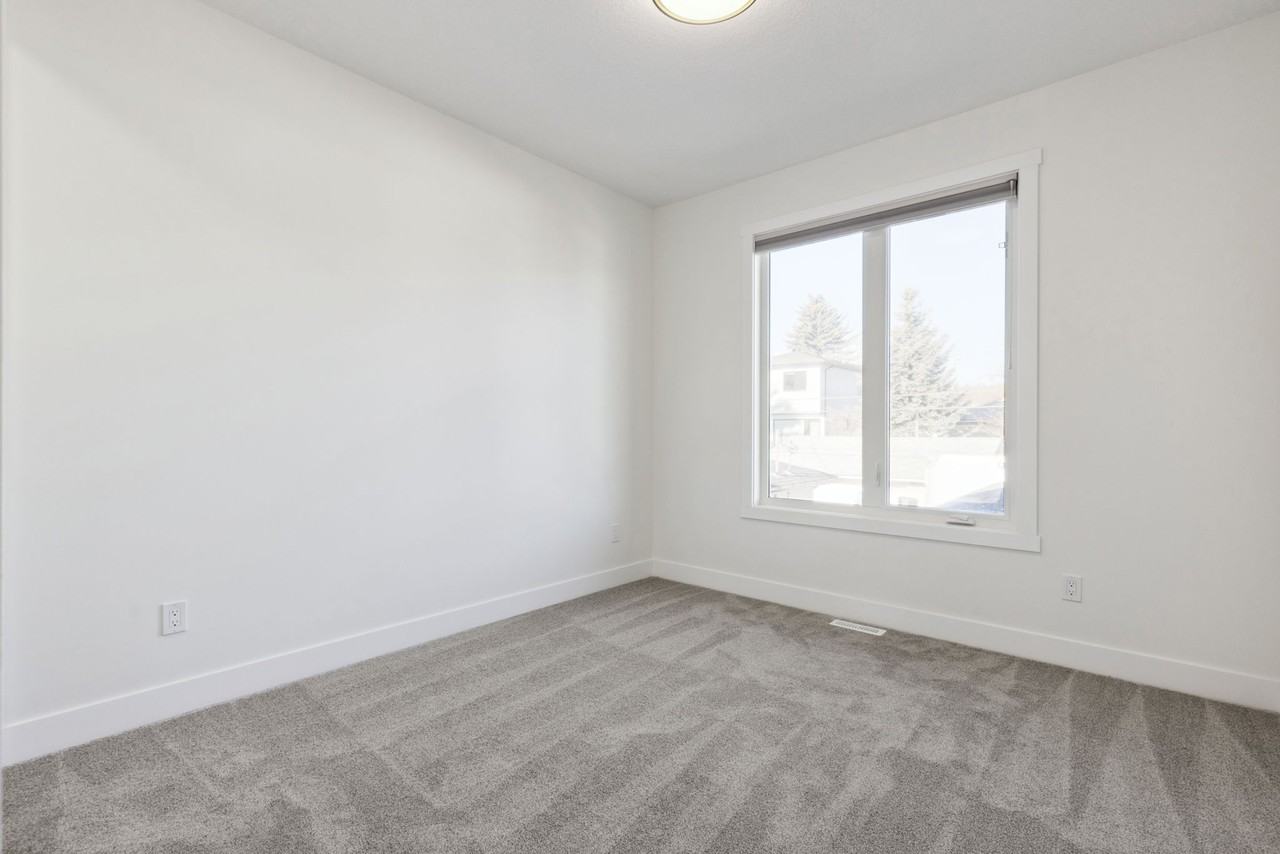 33 Harvard St Nw Uppr - Photo 7 of 18