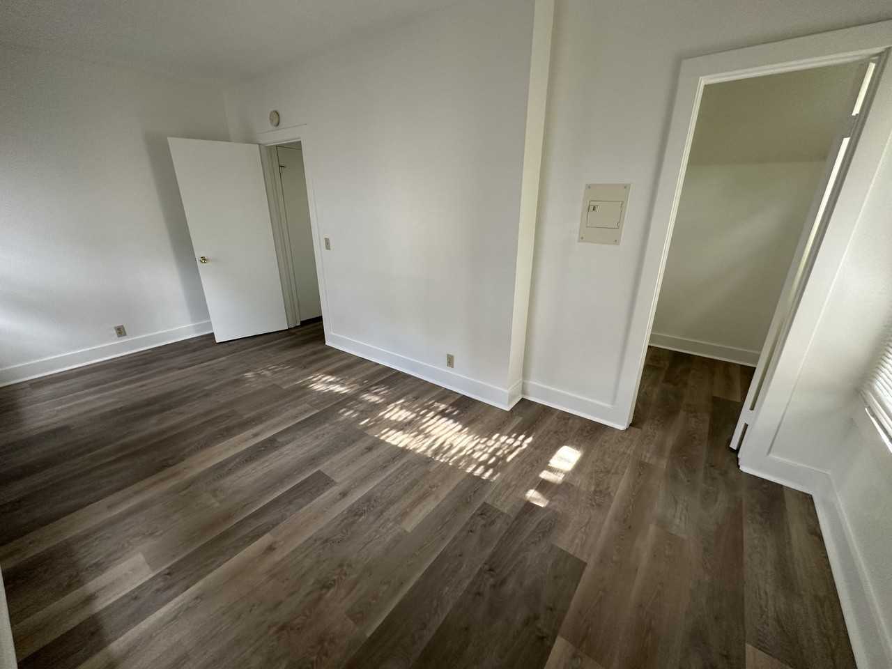 1511 Bath Street - Photo 2 of 4