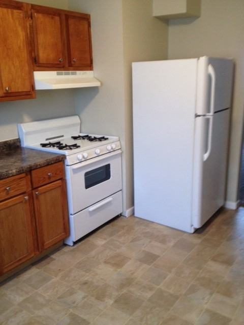 638 W Monroe Street - Photo 2 of 9