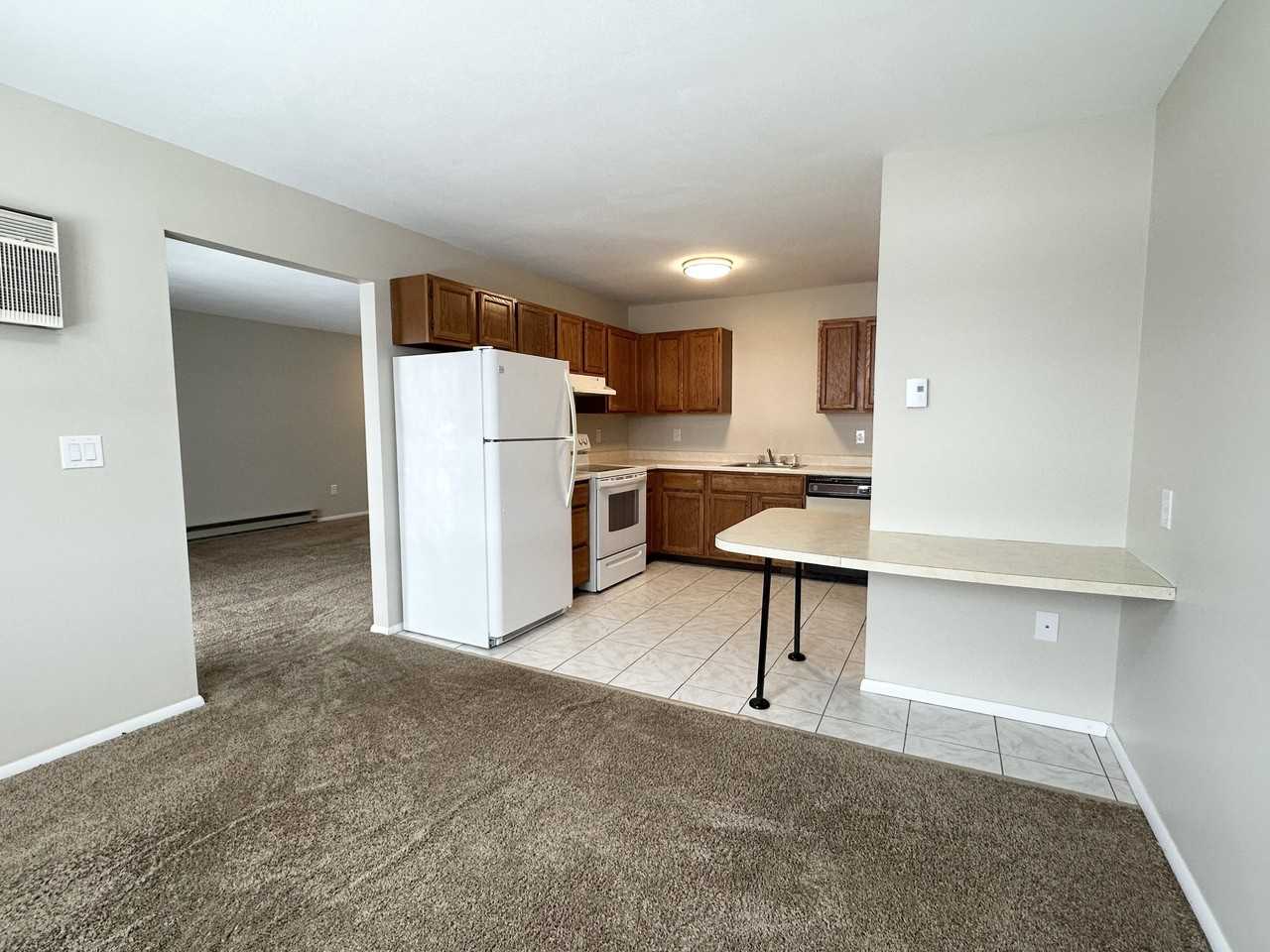 Old Carriage House Apartments - Photo 3 of 11