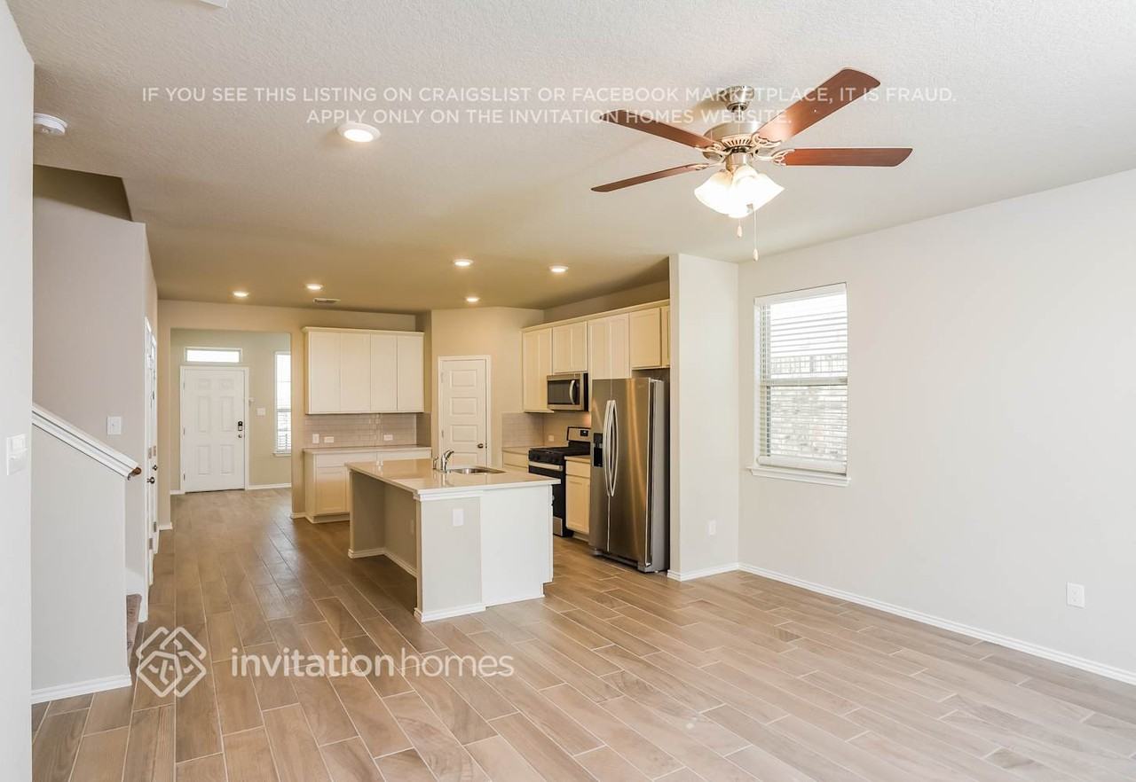 10529 Bricewood Park - Photo 3 of 16
