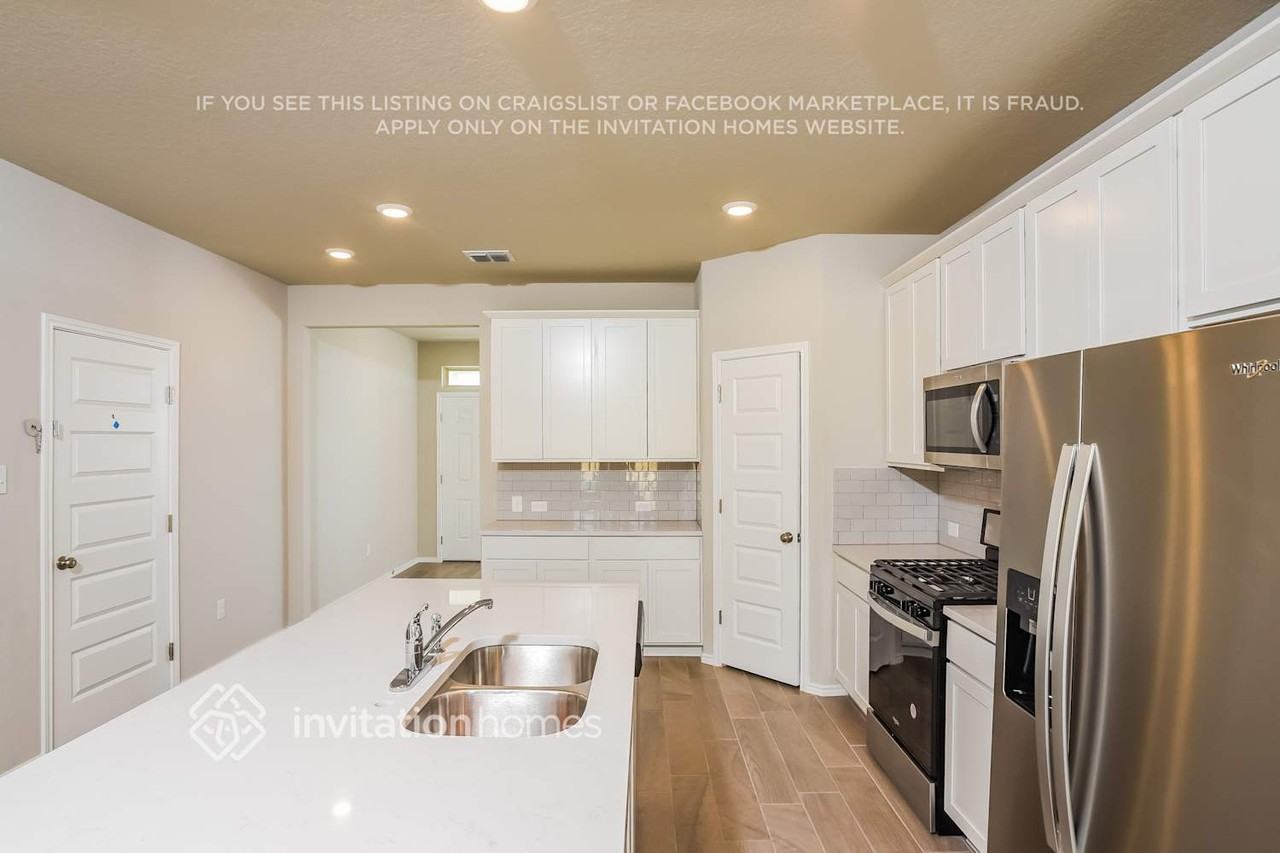 10529 Bricewood Park - Photo 4 of 16
