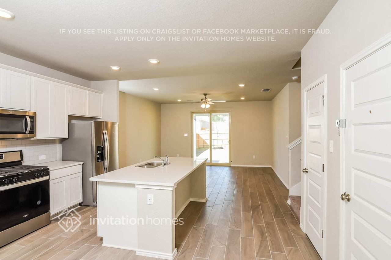 10529 Bricewood Park - Photo 5 of 16