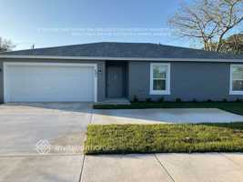 featured image of 682 Nw Floresta Dr