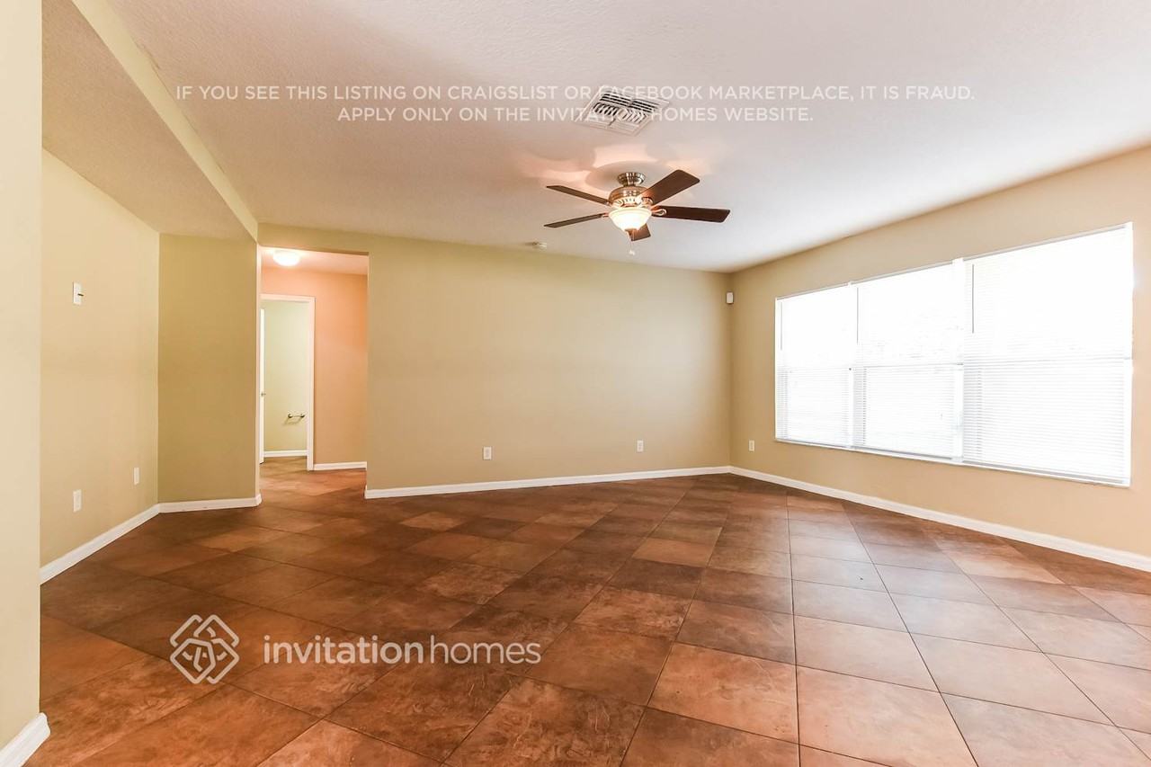 5032 Gandross Ln - Photo 4 of 18