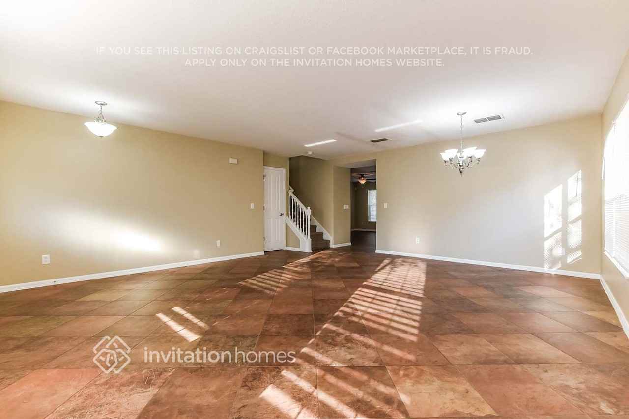 5032 Gandross Ln - Photo 5 of 18
