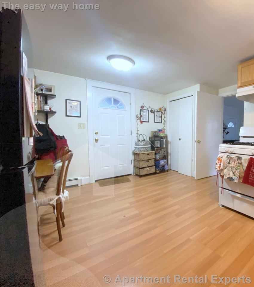 400 Franklin St #5 - Photo 2 of 10