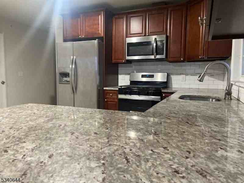 455 S 14th St #3 - Photo 4 of 10