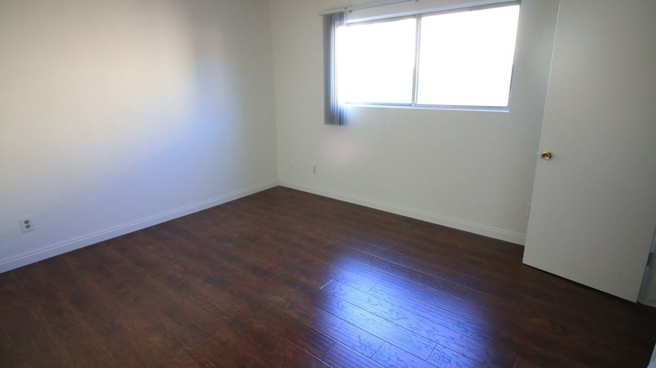 Regency - Photo 7 of 14