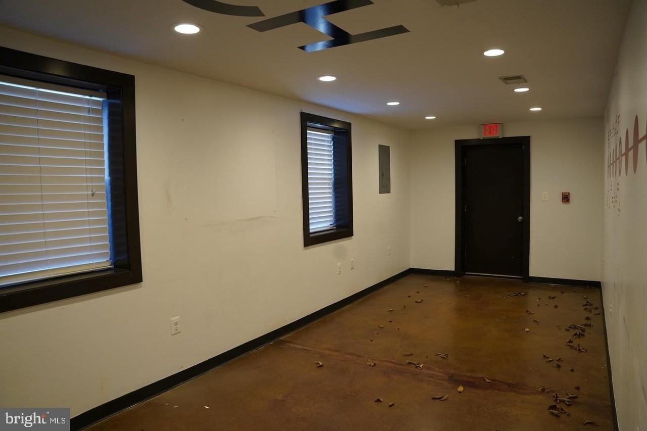 7595 Martinsburg Pike - Photo 4 of 14