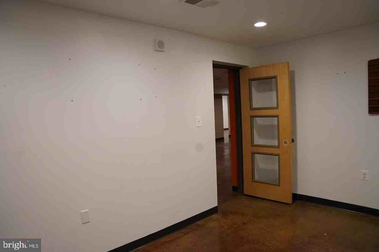 7595 Martinsburg Pike - Photo 5 of 14