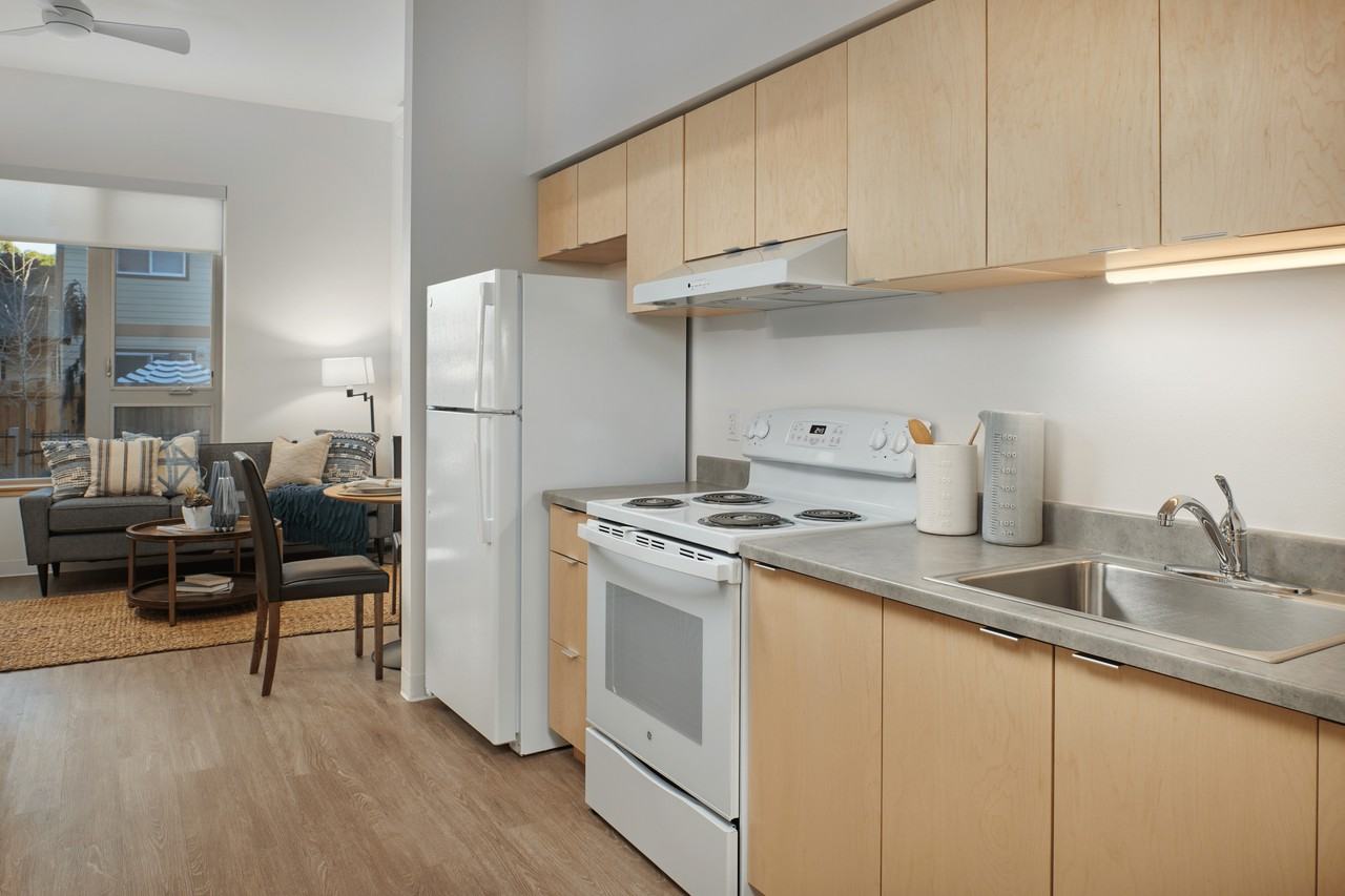 Buri Building - Photo 2 of 43