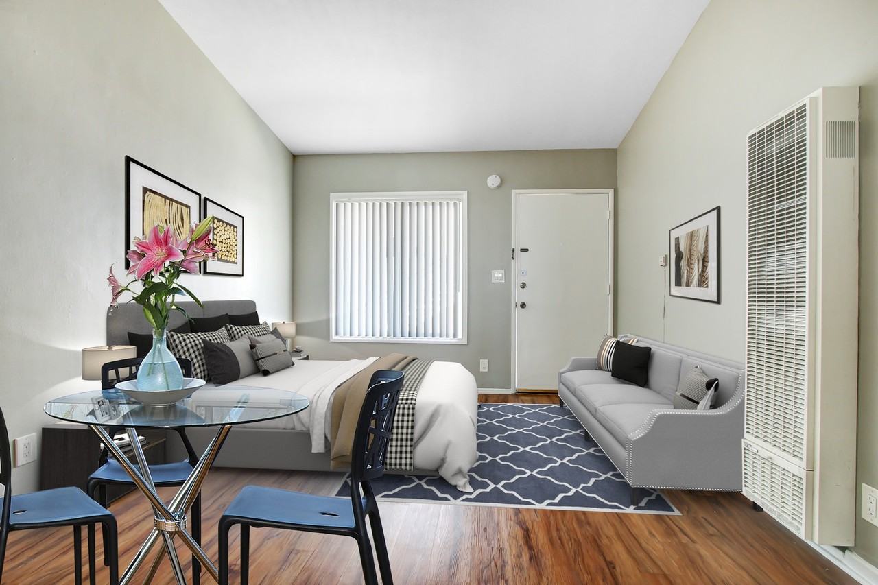 Fourth Avenue - Photo 2 of 24