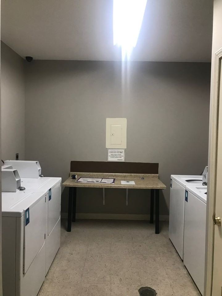 911 Massachusetts - Photo 6 of 12