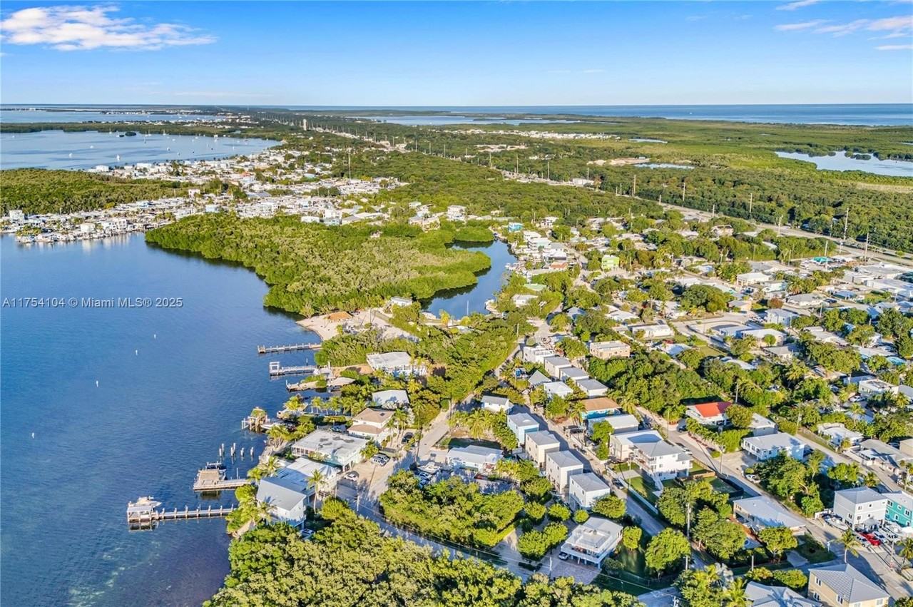 9 Gulf Dr - Photo 6 of 50