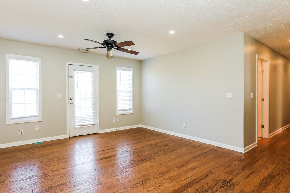 10007 Nevada Ave - Photo 5 of 14