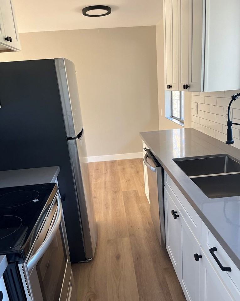 Grand at Rockridge (FKA Pleasant Valley Apts) - Photo 5 of 7