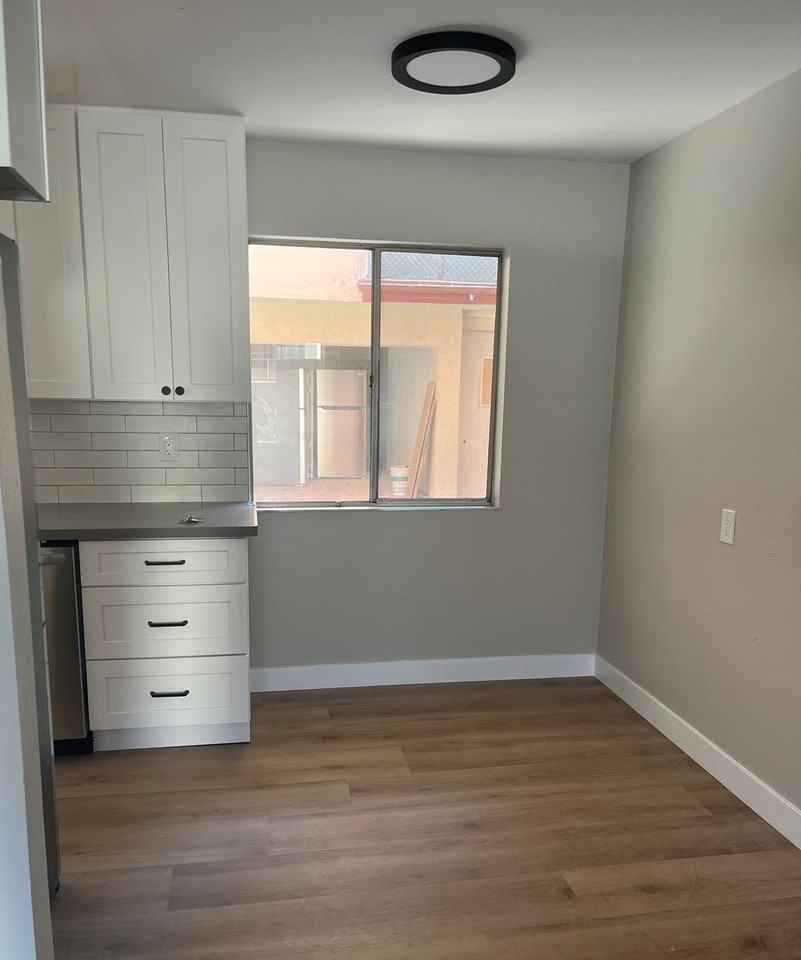 Grand at Rockridge (FKA Pleasant Valley Apts) - Photo 6 of 7