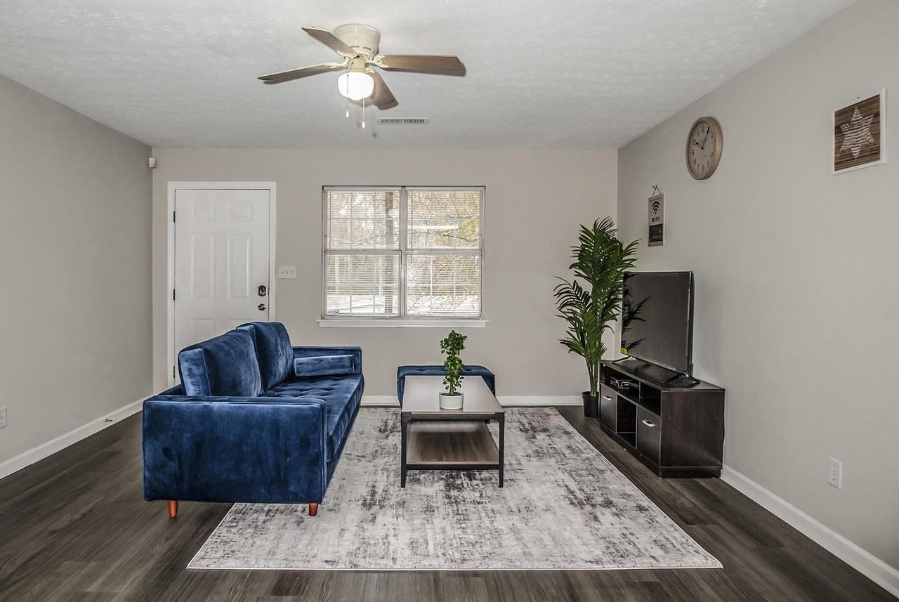 Venita Dr - Photo 2 of 12