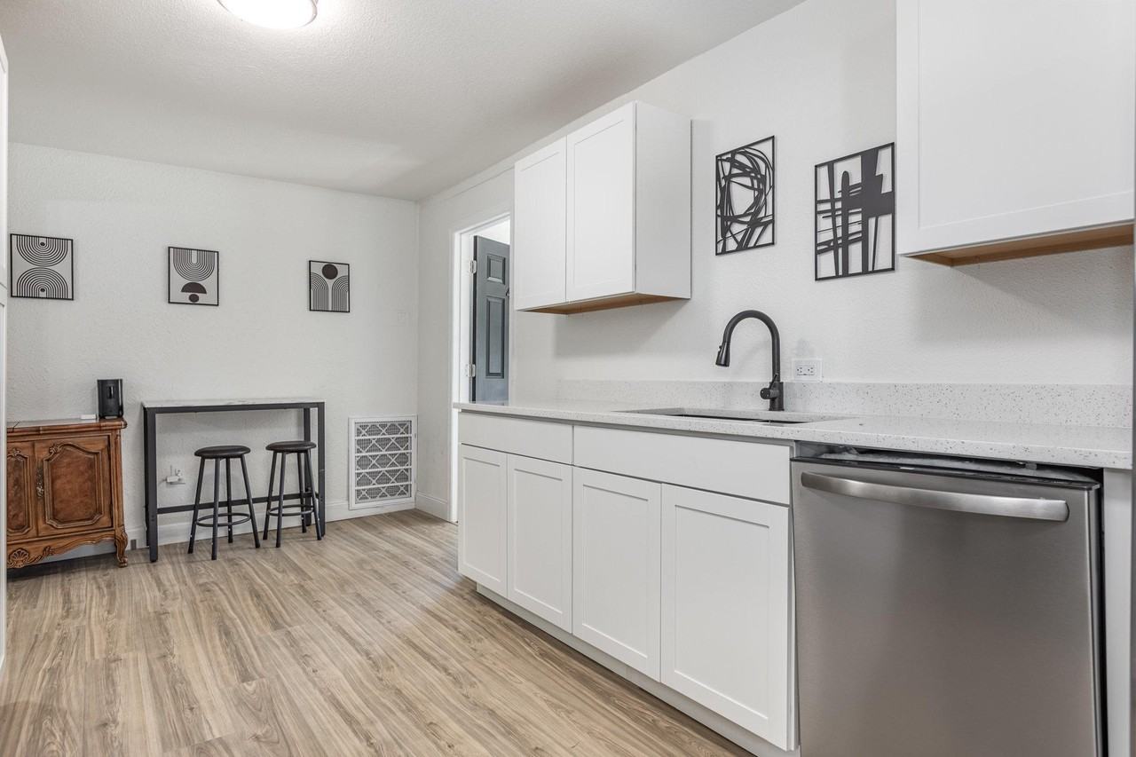 Tarpon Ave - Photo 6 of 13