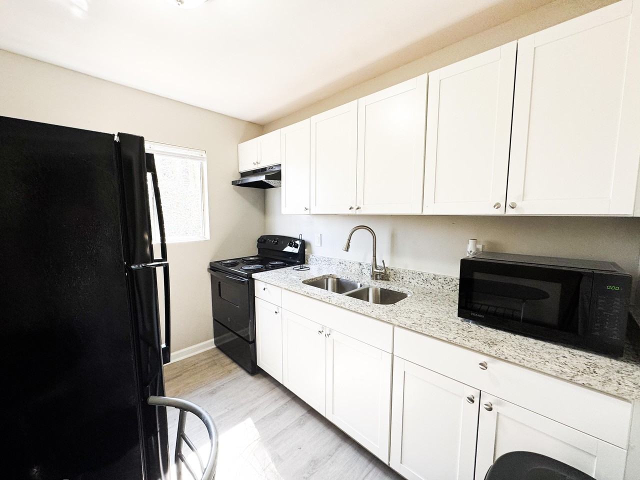 Boca Raton Dr - Photo 3 of 9