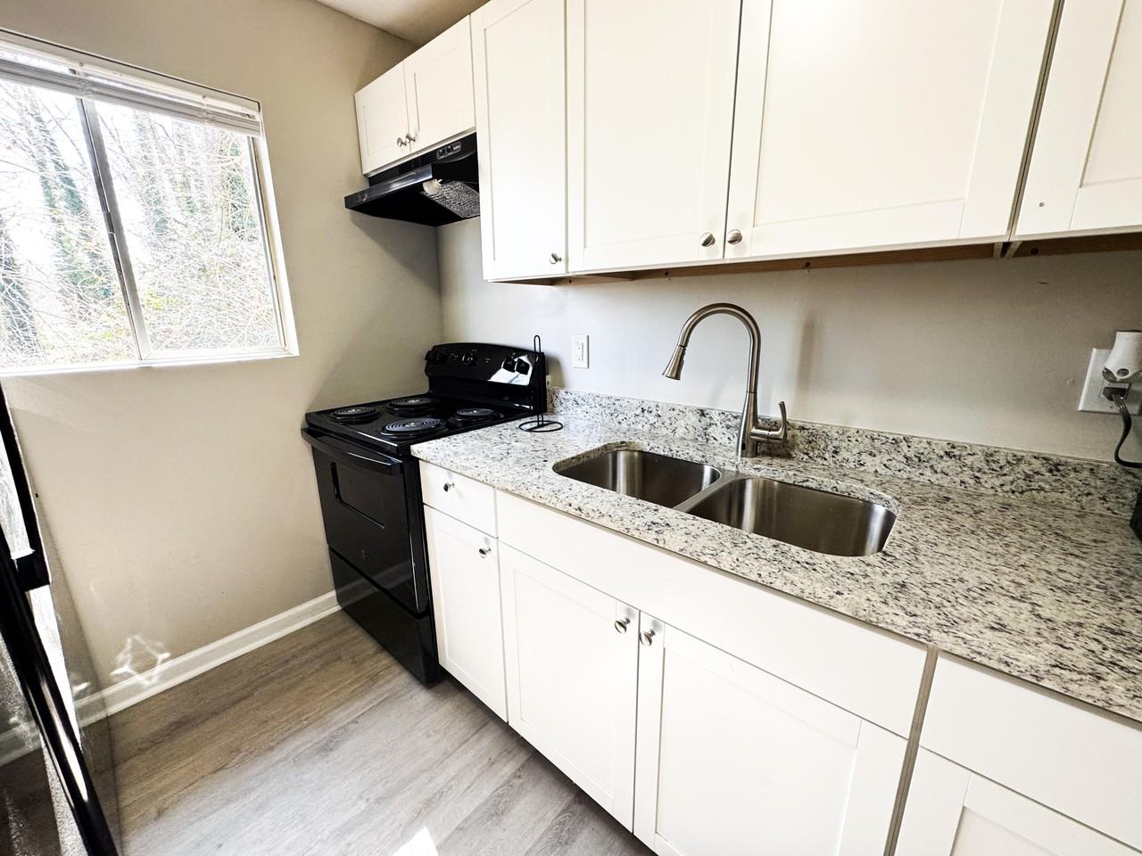 Boca Raton Dr - Photo 6 of 9