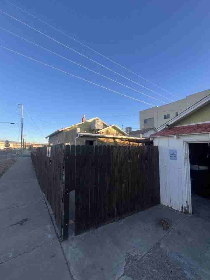 1221 3rd St Nw - Photo 2 of 35