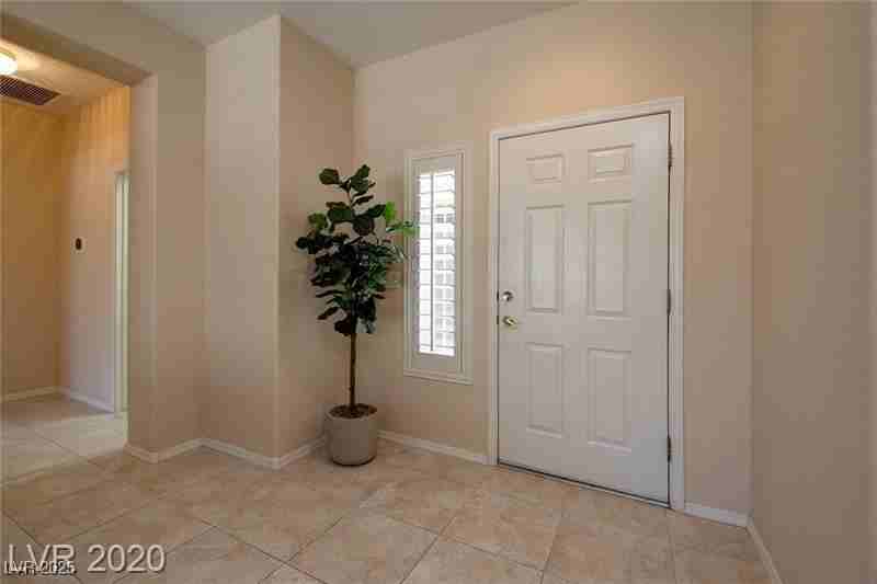 2570 Downeyville Ave - Photo 3 of 26