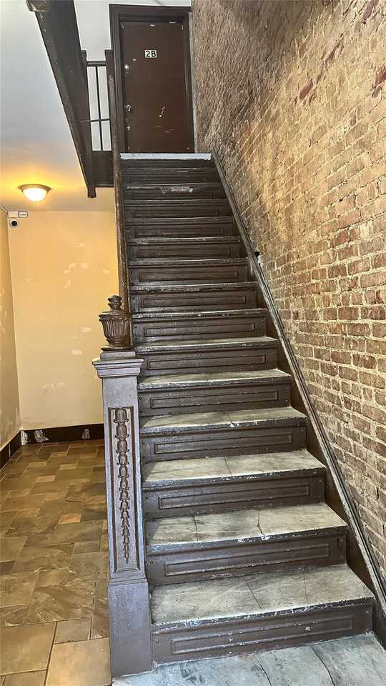 947 Avenue Saint John - Photo 2 of 18