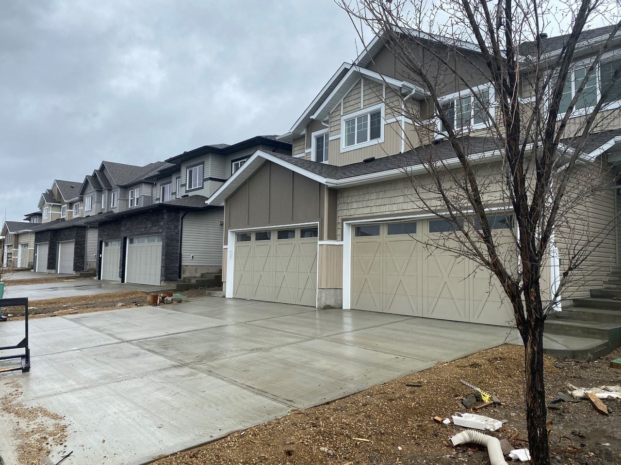 2 Months Free on 3 Bed Main Floor & 1 Bed Basement Suite Rentals – Fort McMurray | SF174 - Photo 4 of 44