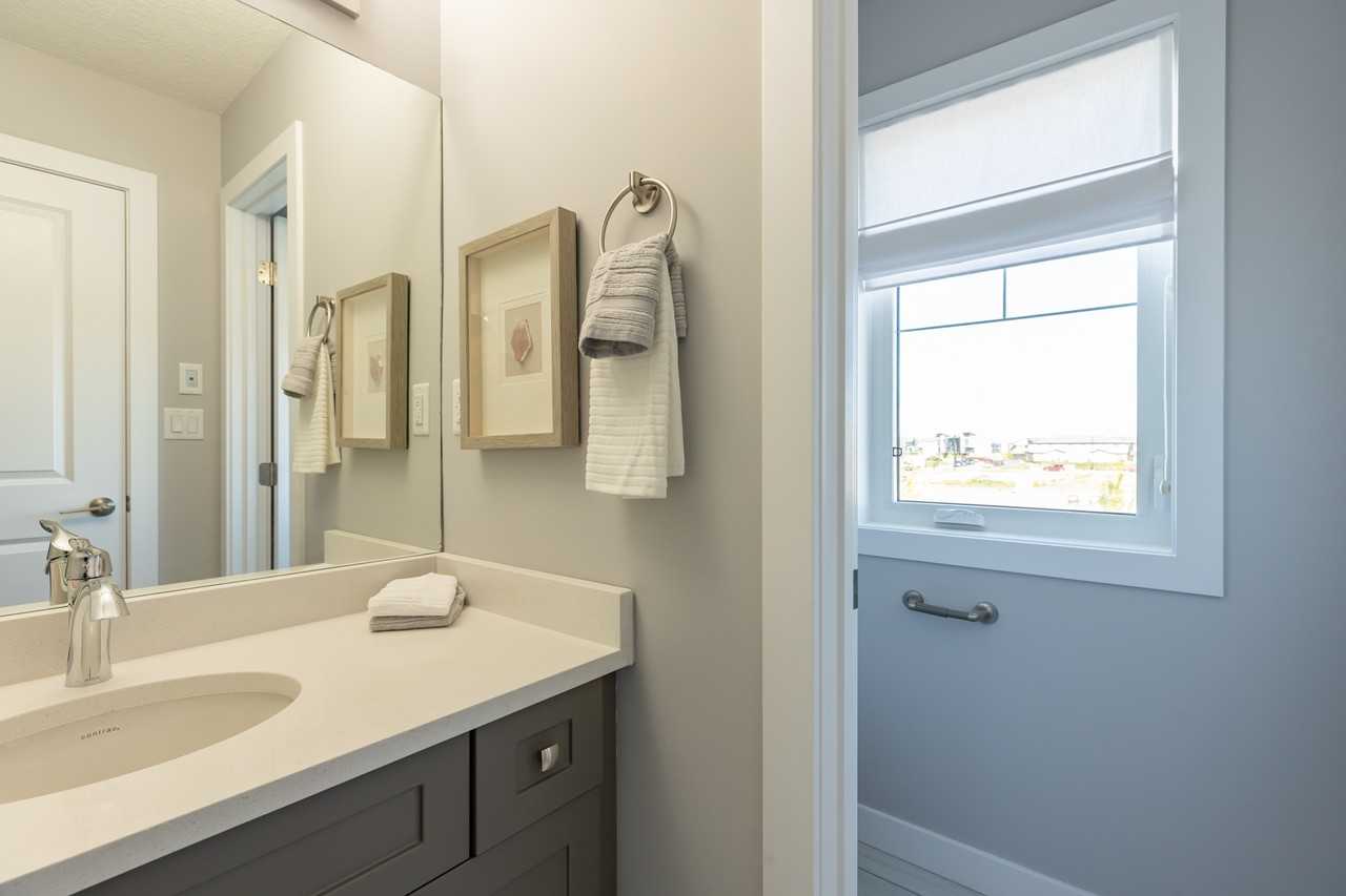 2 Months Free on 3 Bed Main Floor & 1 Bed Basement Suite Rentals – Fort McMurray | SF174 - Photo 5 of 44