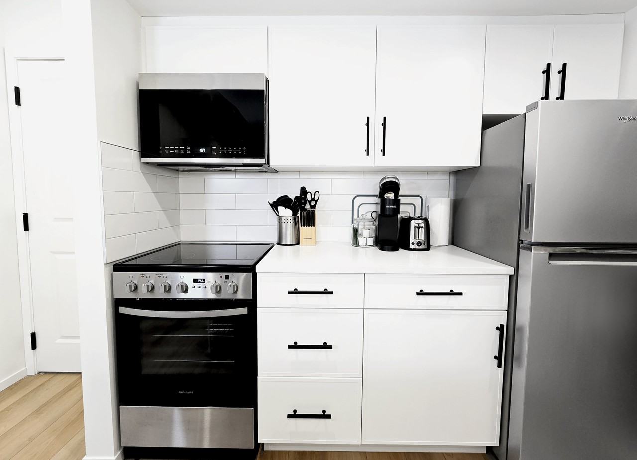 2 Bedroom Townhouse Style Unit in Spruce Avenue - Photo 2 of 13