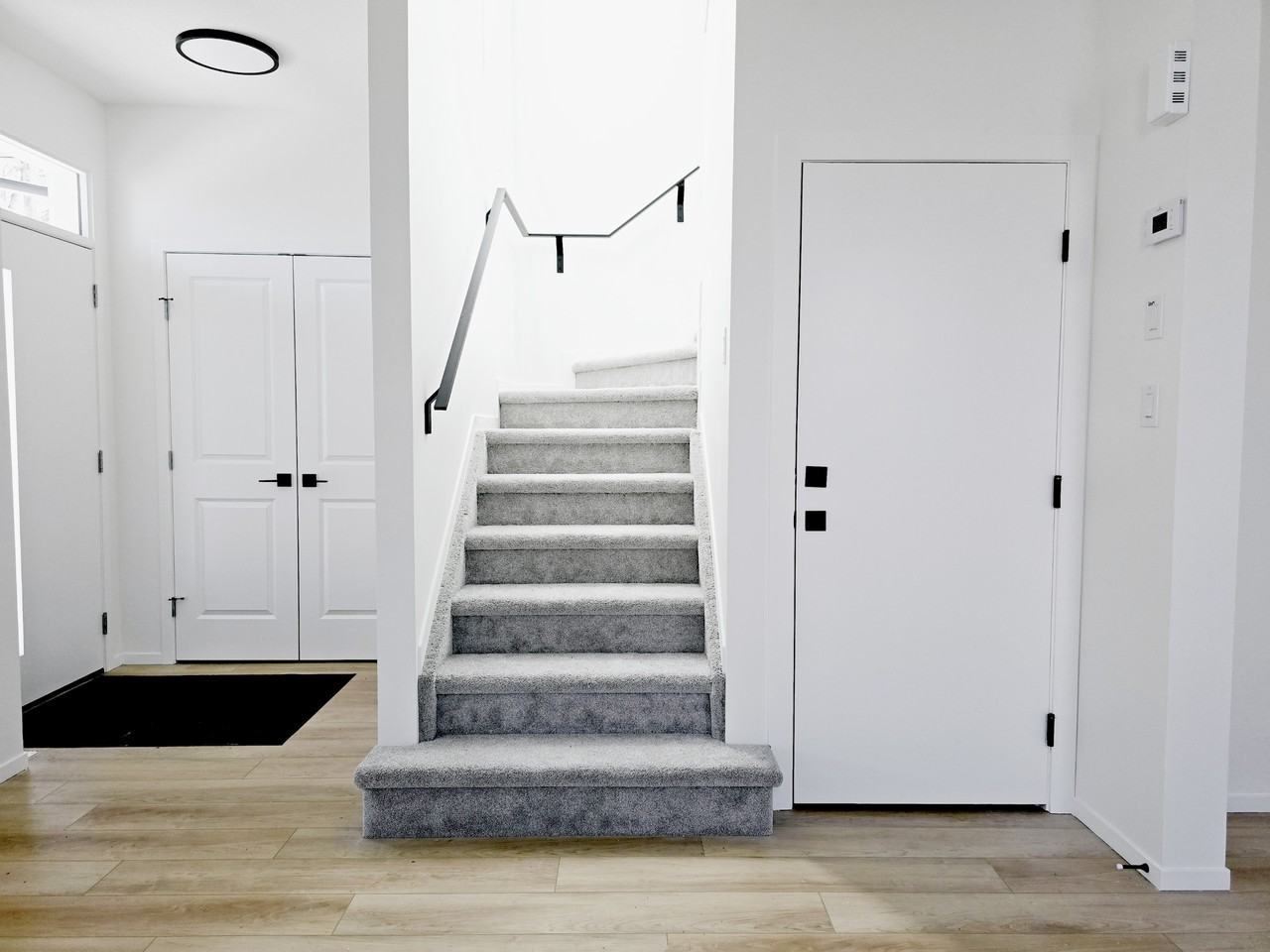 3 & 1 Bedroom Duplex Style Units in Newton - Photo 3 of 25