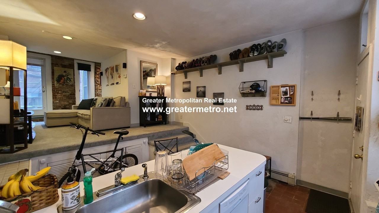 207 Salem St #1A - Photo 6 of 15