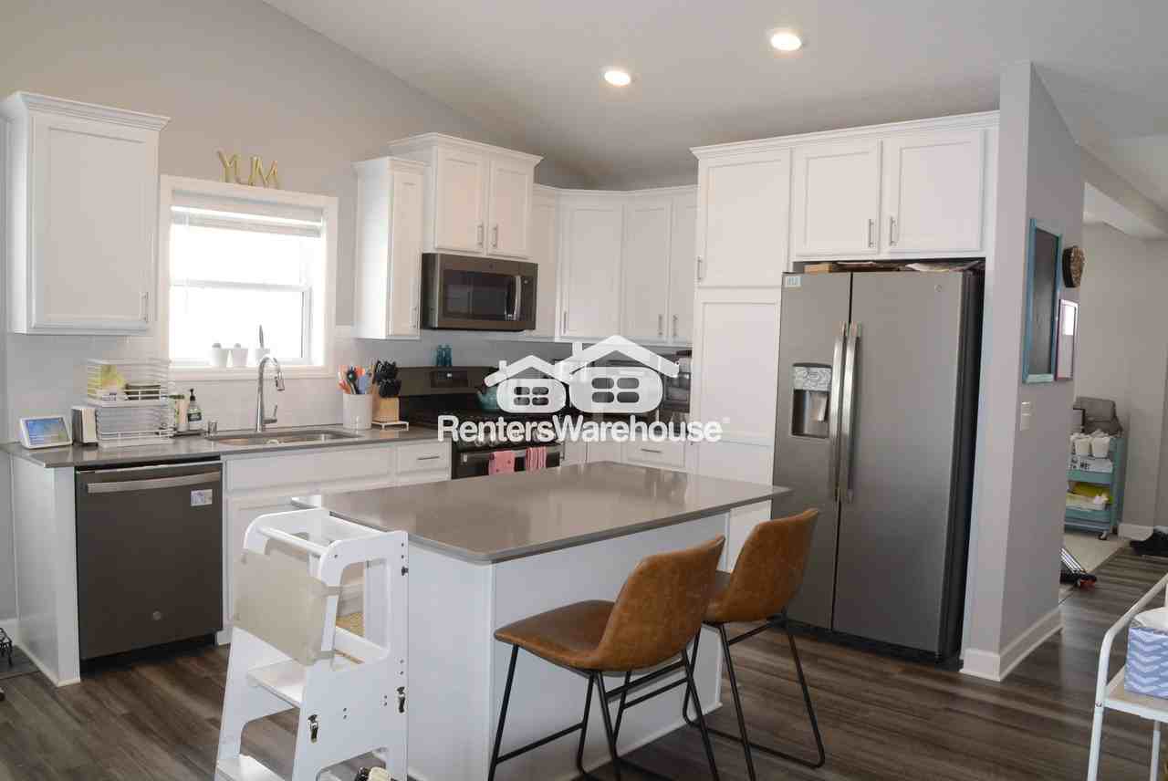 1437 Nutmeg Cir - Photo 3 of 24