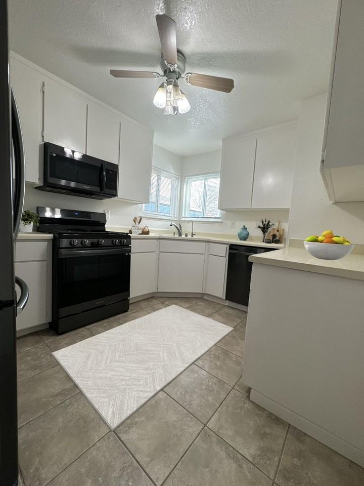 316 Sawtell Rd - Photo 2 of 9