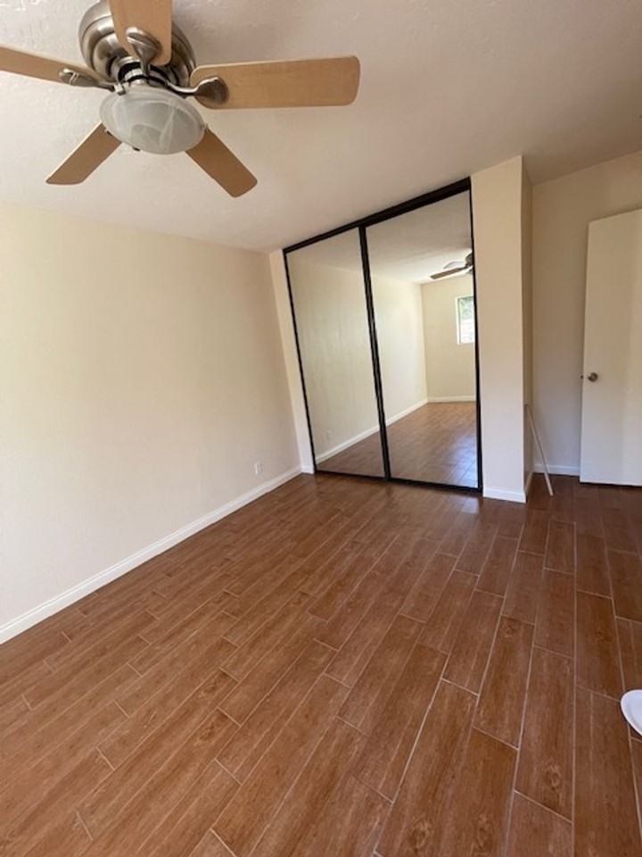 21426 Broadwell Ave - Photo 3 of 12