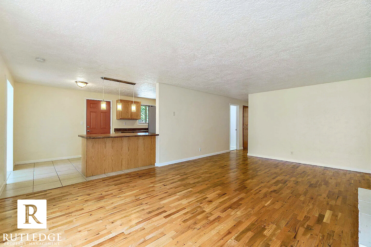 509 Holmes Ave - Photo 6 of 14