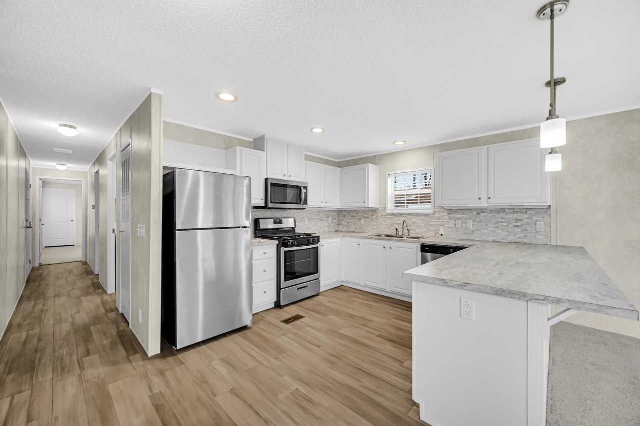 5039 Ingram Ave - Photo 3 of 10
