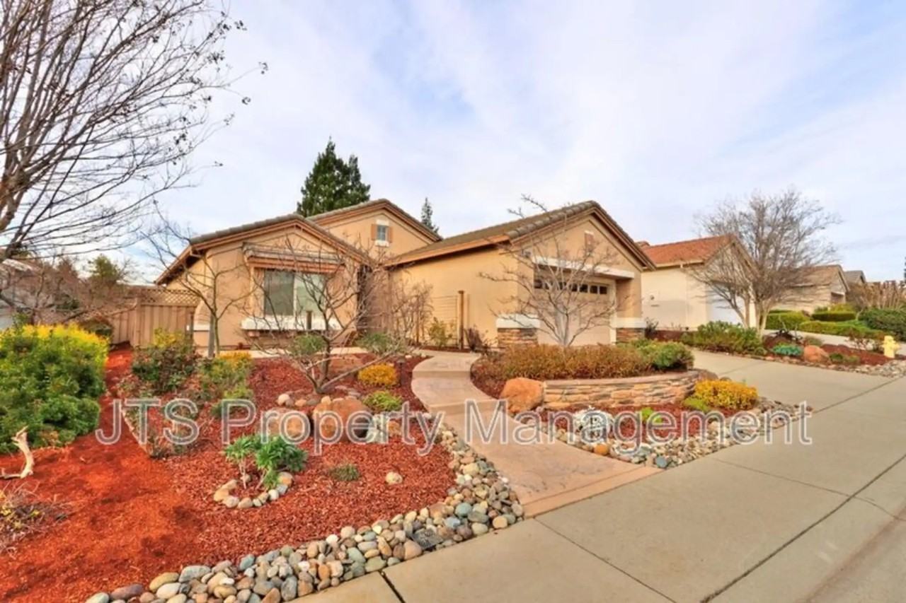 2688 Woodacre Ln - Photo 2 of 50