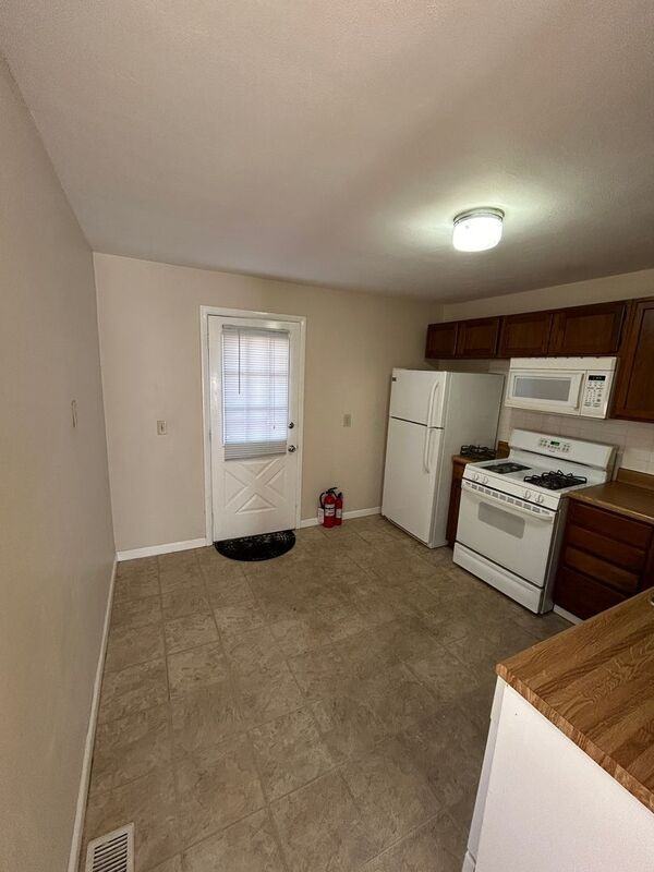 3518 Marshall Ave - Photo 3 of 27