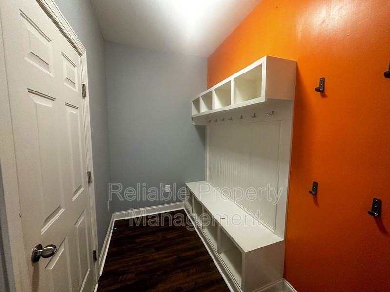 300 Mulberry Banks Dr - Photo 4 of 23