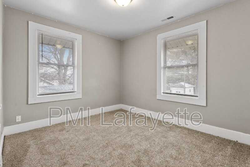 1608 1/2 N 18th St - Photo 3 of 16