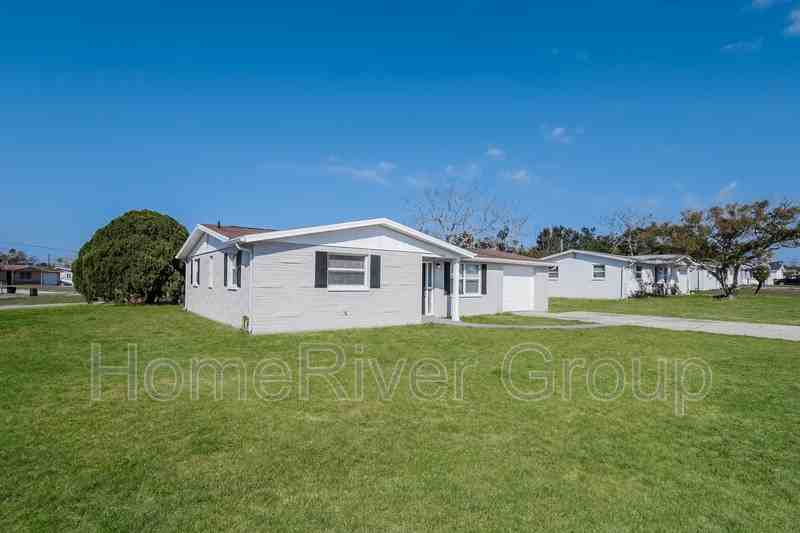 12809 College Hill Dr - Photo 2 of 18