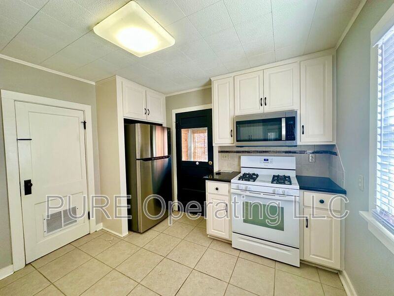 4225 S 39th Ave - Photo 2 of 33