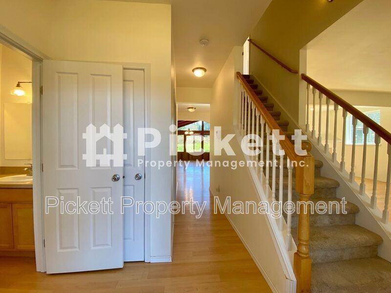9398 Mayheu Ln Ne - Photo 6 of 31