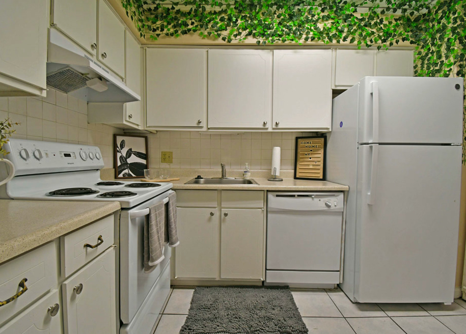 Provincial North Apartments - Photo 2 of 31